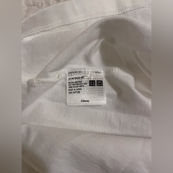 NWT Uniqlo graphic cropped tee - Picture 4 of 4